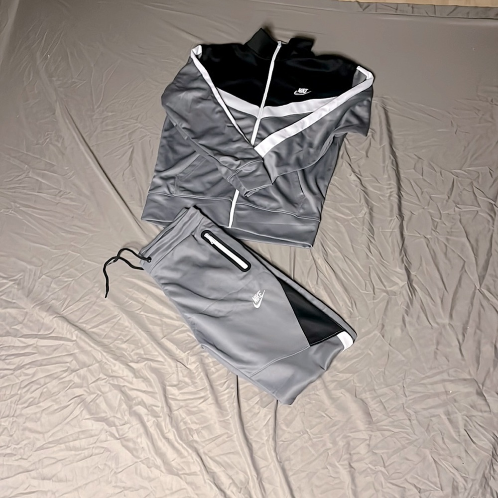 Nike tech men